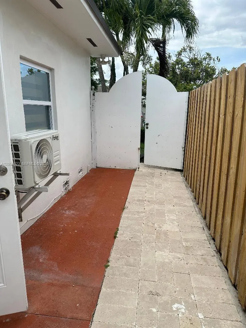 Miami, Florida 33186, ,1 BathroomBathrooms,Residential Lease,For Rent,A12006823