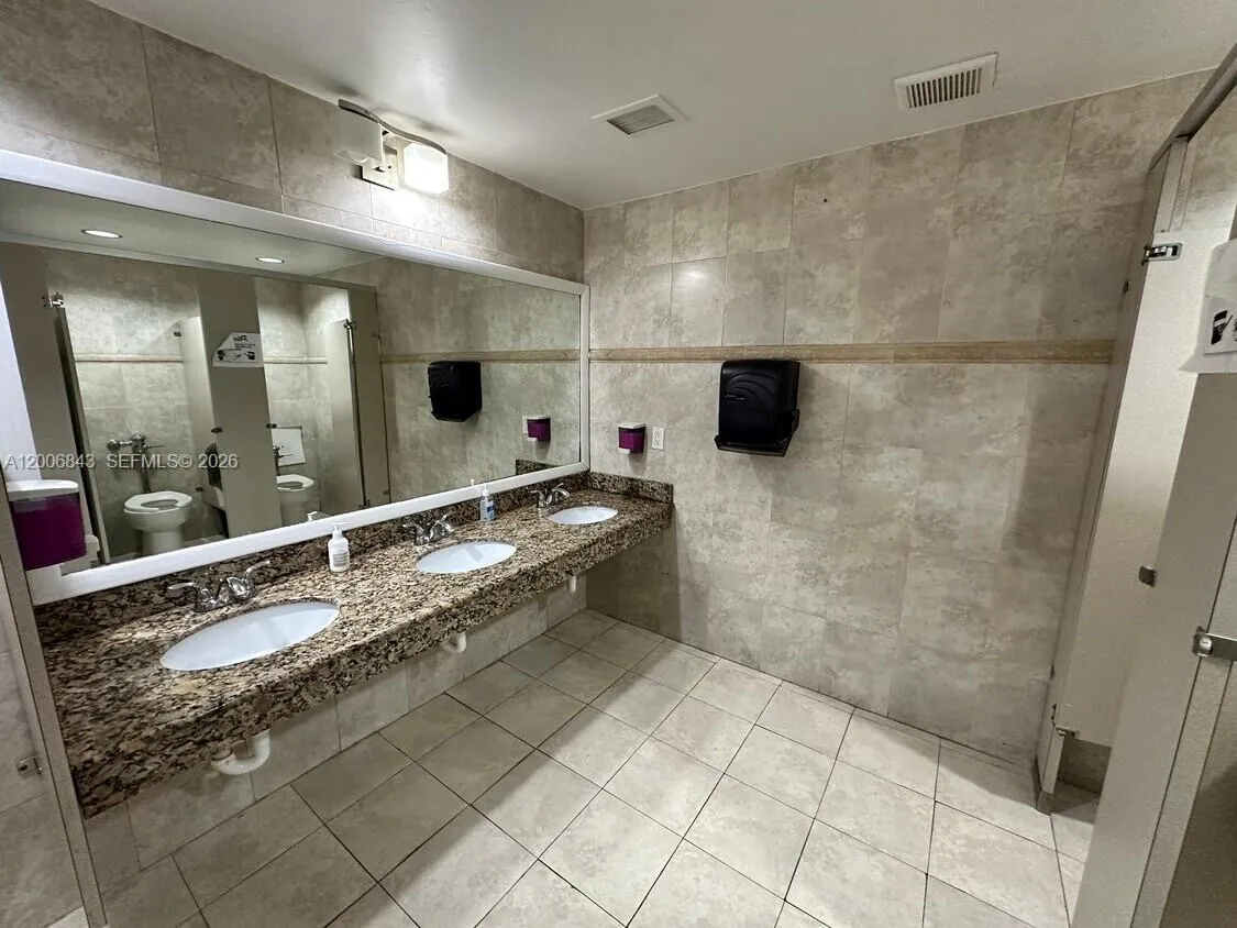2450 Hollywood Blvd Cu605, Hollywood, Florida 3302, Hollywood, Florida 33020, ,Commercial Sale,For Sale,2450 Hollywood Blvd Cu605, Hollywood, Florida 3302,A12006843