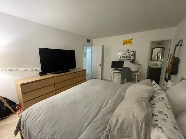 1560 Mckinley St 101w, Hollywood, Florida 33020, Hollywood, Florida 33020, 2 Bedrooms Bedrooms, ,2 BathroomsBathrooms,Residential Lease,For Rent,1560 Mckinley St 101w, Hollywood, Florida 33020,A12006830