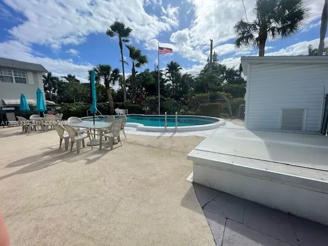 1560 Mckinley St 101w, Hollywood, Florida 33020, Hollywood, Florida 33020, 2 Bedrooms Bedrooms, ,2 BathroomsBathrooms,Residential Lease,For Rent,1560 Mckinley St 101w, Hollywood, Florida 33020,A12006830