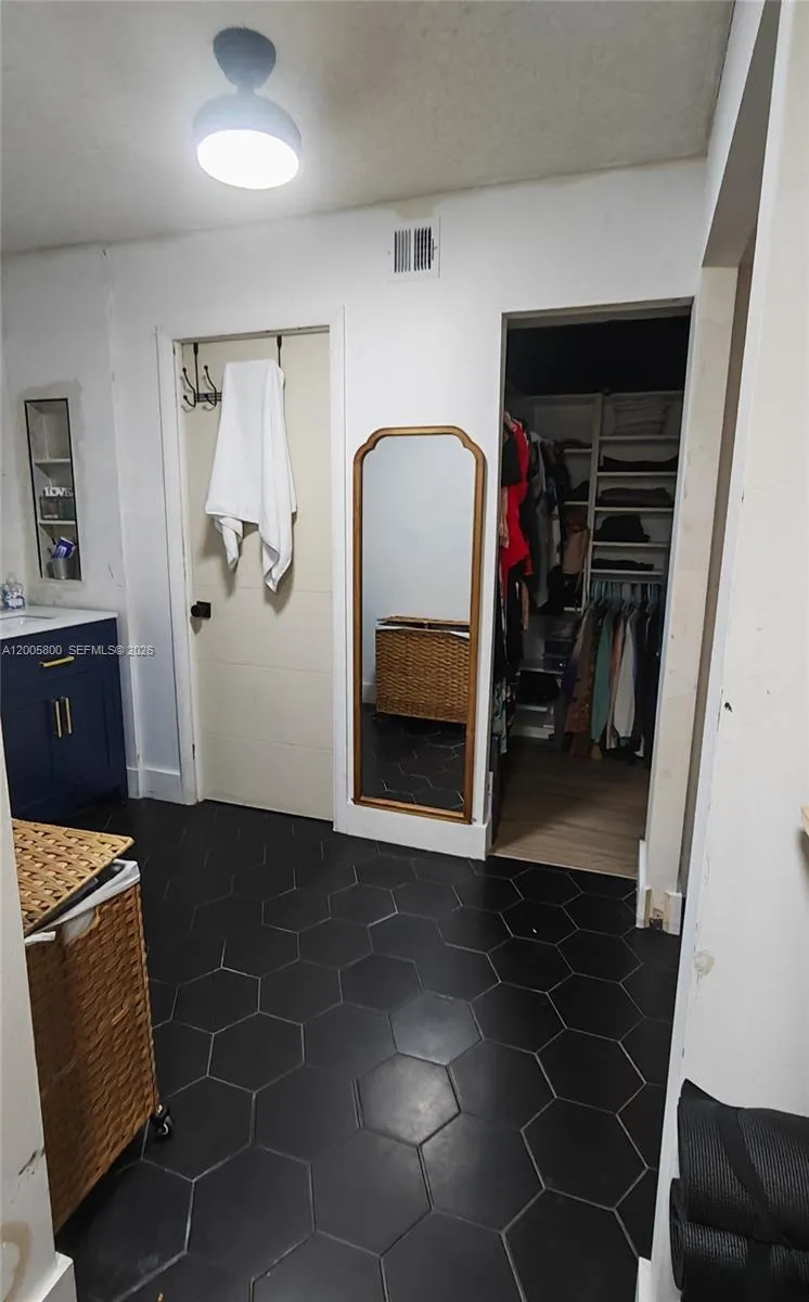 2802 N 46 Ave 520b, Hollywood, Florida 33021, Hollywood, Florida 33021, 2 Bedrooms Bedrooms, ,2 BathroomsBathrooms,Residential Lease,For Rent,2802 N 46 Ave 520b, Hollywood, Florida 33021,A12005800