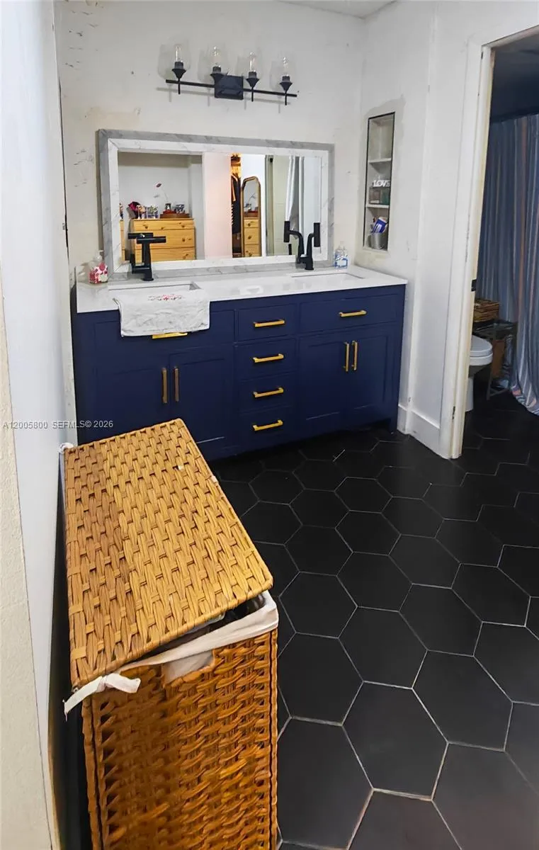 2802 N 46 Ave 520b, Hollywood, Florida 33021, Hollywood, Florida 33021, 2 Bedrooms Bedrooms, ,2 BathroomsBathrooms,Residential Lease,For Rent,2802 N 46 Ave 520b, Hollywood, Florida 33021,A12005800