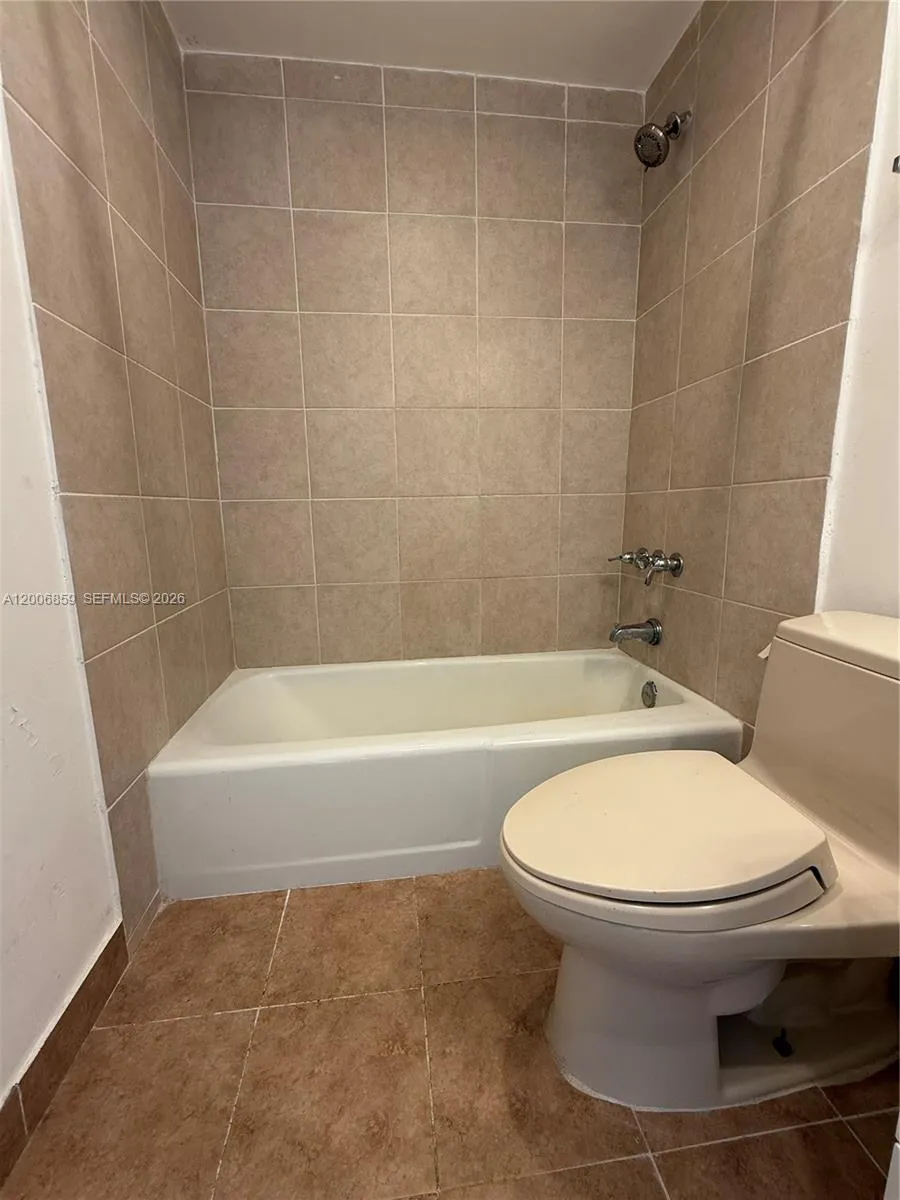 400 Kings Point Dr 608, Sunny Isles Beach, Florida, Sunny Isles Beach, Florida 33160, 1 Bedroom Bedrooms, ,1 BathroomBathrooms,Residential,For Sale,400 Kings Point Dr 608, Sunny Isles Beach, Florida,A12006859