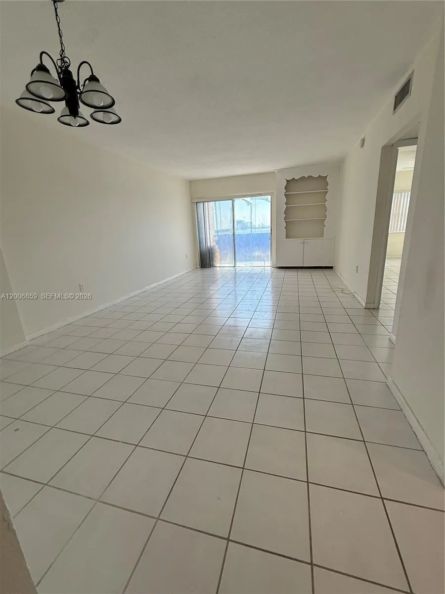400 Kings Point Dr 608, Sunny Isles Beach, Florida, Sunny Isles Beach, Florida 33160, 1 Bedroom Bedrooms, ,1 BathroomBathrooms,Residential,For Sale,400 Kings Point Dr 608, Sunny Isles Beach, Florida,A12006859