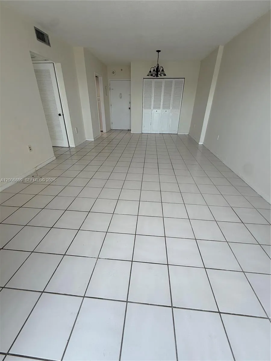400 Kings Point Dr 608, Sunny Isles Beach, Florida, Sunny Isles Beach, Florida 33160, 1 Bedroom Bedrooms, ,1 BathroomBathrooms,Residential,For Sale,400 Kings Point Dr 608, Sunny Isles Beach, Florida,A12006859