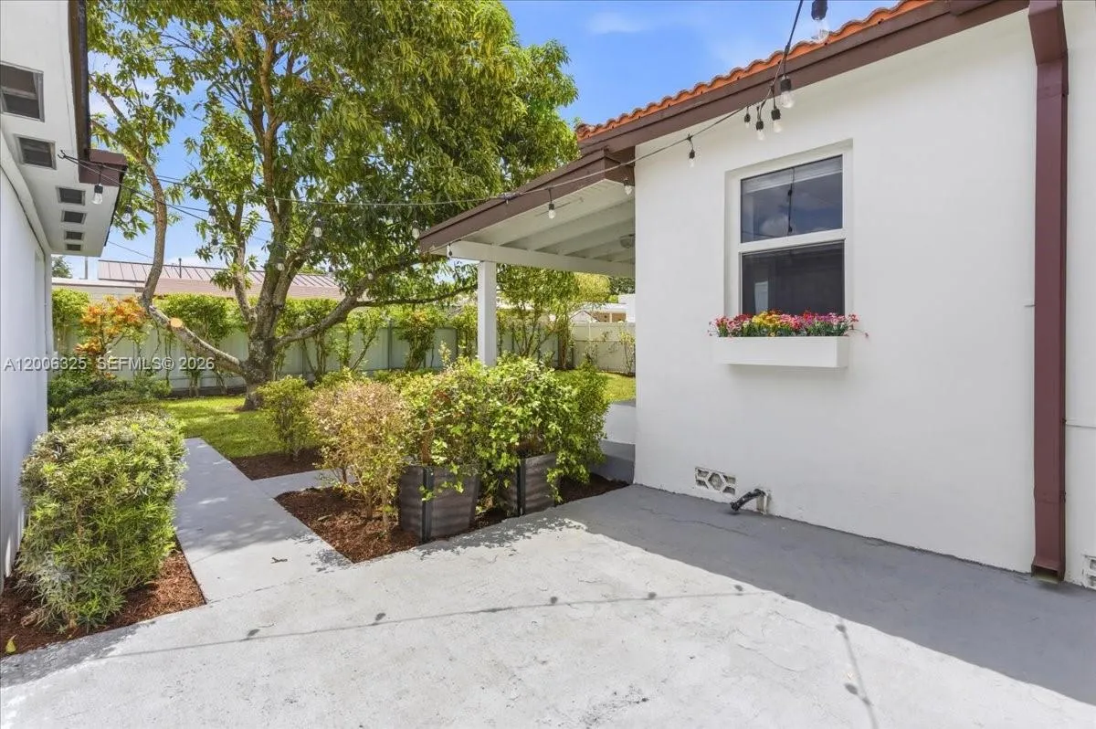 151 Sw 51st Ct, Miami, Florida 33134, Miami, Florida 33134, 3 Bedrooms Bedrooms, ,2 BathroomsBathrooms,Residential,For Sale,151 Sw 51st Ct, Miami, Florida 33134,A12006325