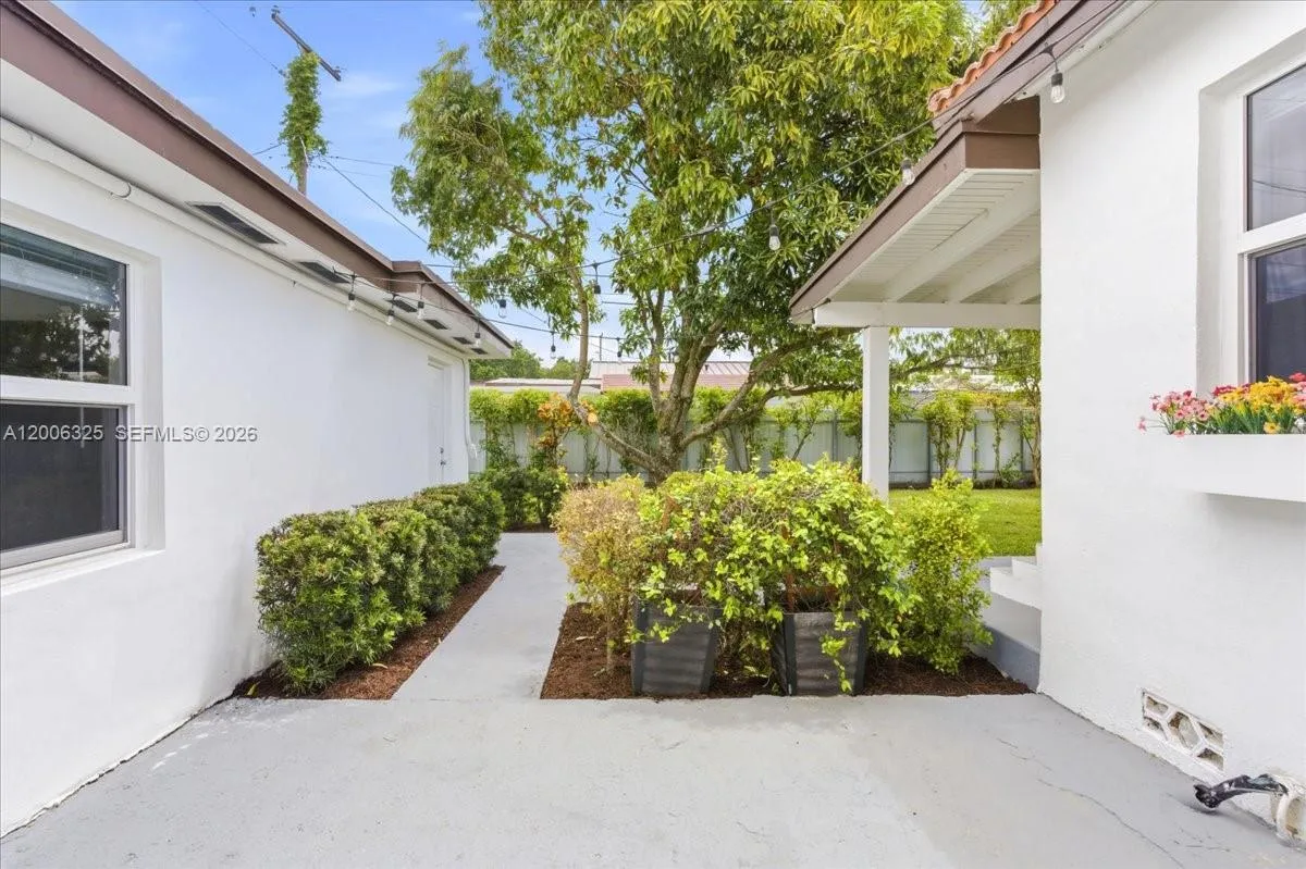 151 Sw 51st Ct, Miami, Florida 33134, Miami, Florida 33134, 3 Bedrooms Bedrooms, ,2 BathroomsBathrooms,Residential,For Sale,151 Sw 51st Ct, Miami, Florida 33134,A12006325