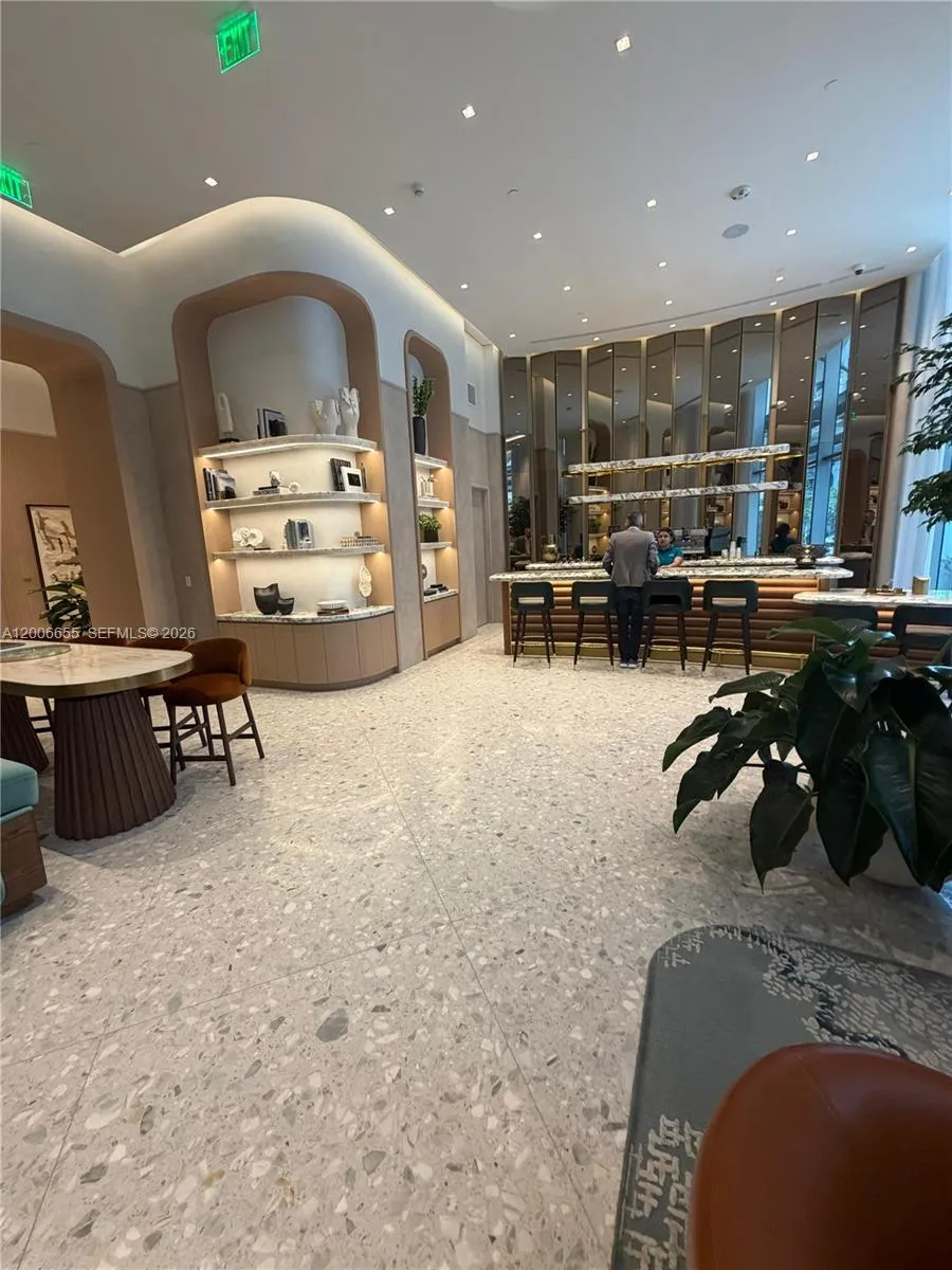 77 Se 5 Street 1904, Miami, Florida 33131, Miami, Florida 33131, ,1 BathroomBathrooms,Residential Lease,For Rent,77 Se 5 Street 1904, Miami, Florida 33131,A12006655