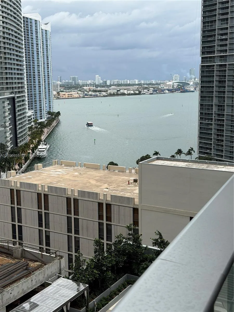 77 Se 5 Street 1904, Miami, Florida 33131, Miami, Florida 33131, ,1 BathroomBathrooms,Residential Lease,For Rent,77 Se 5 Street 1904, Miami, Florida 33131,A12006655