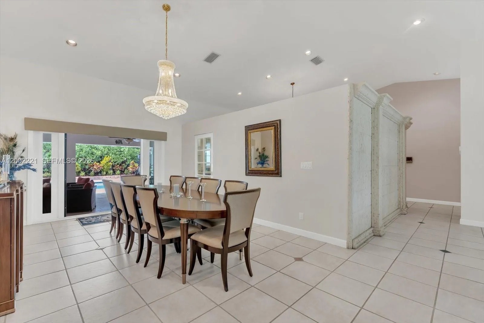 Formal and spacious dining room