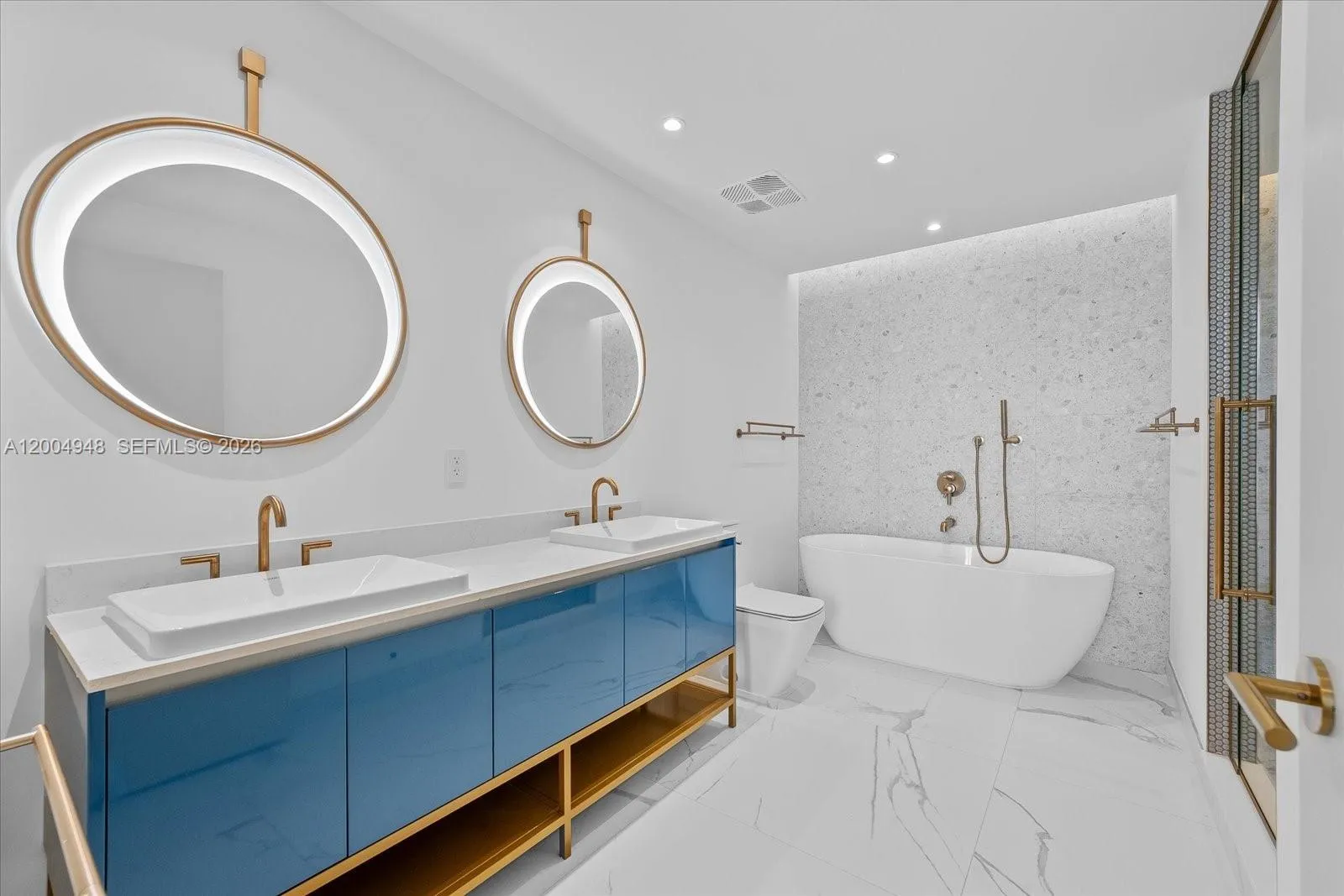 2678 Tigertail Ave 701, Miami, Florida 33133, Miami, Florida 33133, 3 Bedrooms Bedrooms, ,3 BathroomsBathrooms,Residential,For Sale,2678 Tigertail Ave 701, Miami, Florida 33133,A12004948