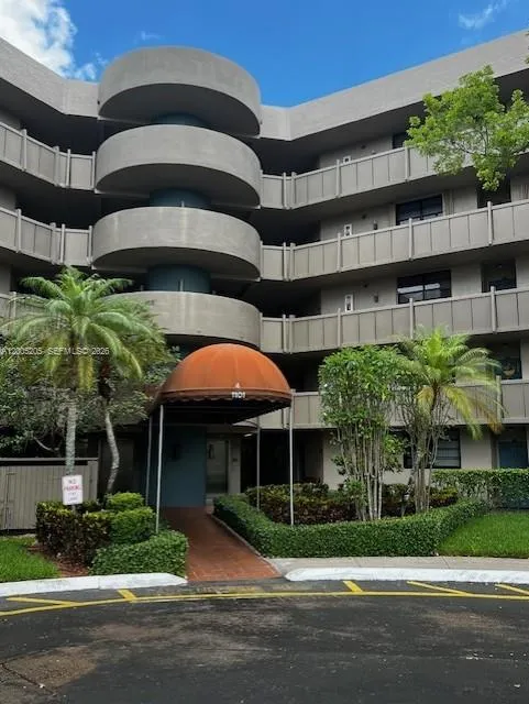 1101 Colony Point Cir 318, Pembroke Pines, Florida, Pembroke Pines, Florida 33026, 1 Bedroom Bedrooms, ,1 BathroomBathrooms,Residential,For Sale,1101 Colony Point Cir 318, Pembroke Pines, Florida,A12005205