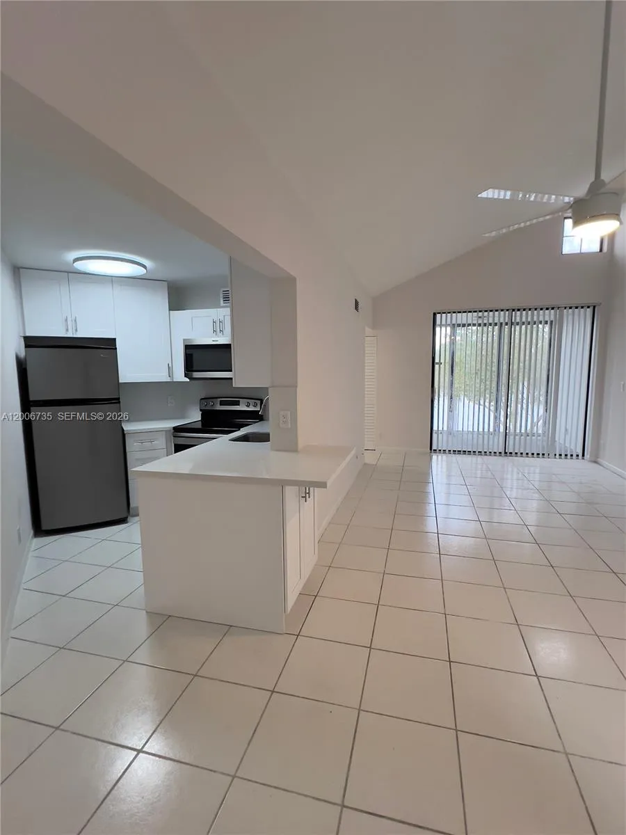 216 Lake Pointe Dr 224, Oakland Park, Florida 3330, Oakland Park, Florida 33309, 2 Bedrooms Bedrooms, ,2 BathroomsBathrooms,Residential Lease,For Rent,216 Lake Pointe Dr 224, Oakland Park, Florida 3330,A12006735