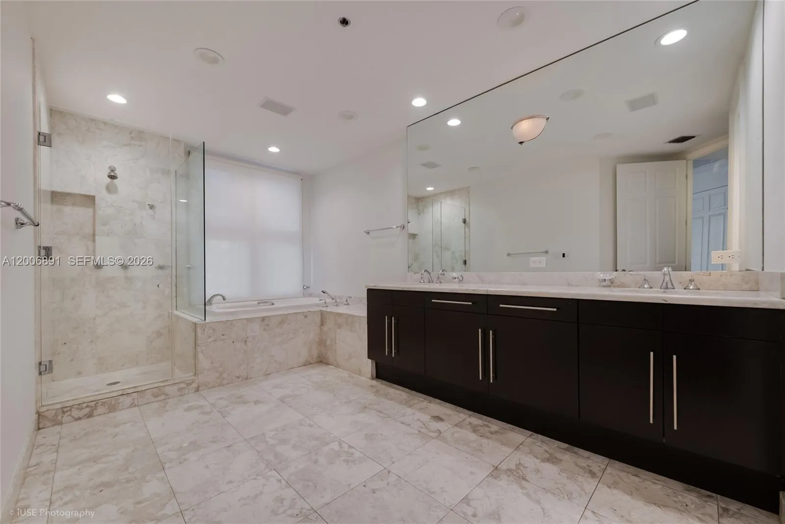 13643 Deering Bay Dr 146, Coral Gables, Florida 33, Coral Gables, Florida 33158, 3 Bedrooms Bedrooms, ,2 BathroomsBathrooms,Residential,For Sale,13643 Deering Bay Dr 146, Coral Gables, Florida 33,A12006891