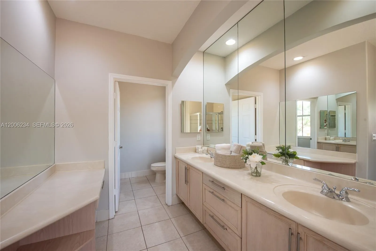 acious Primary Suite BathroomSp