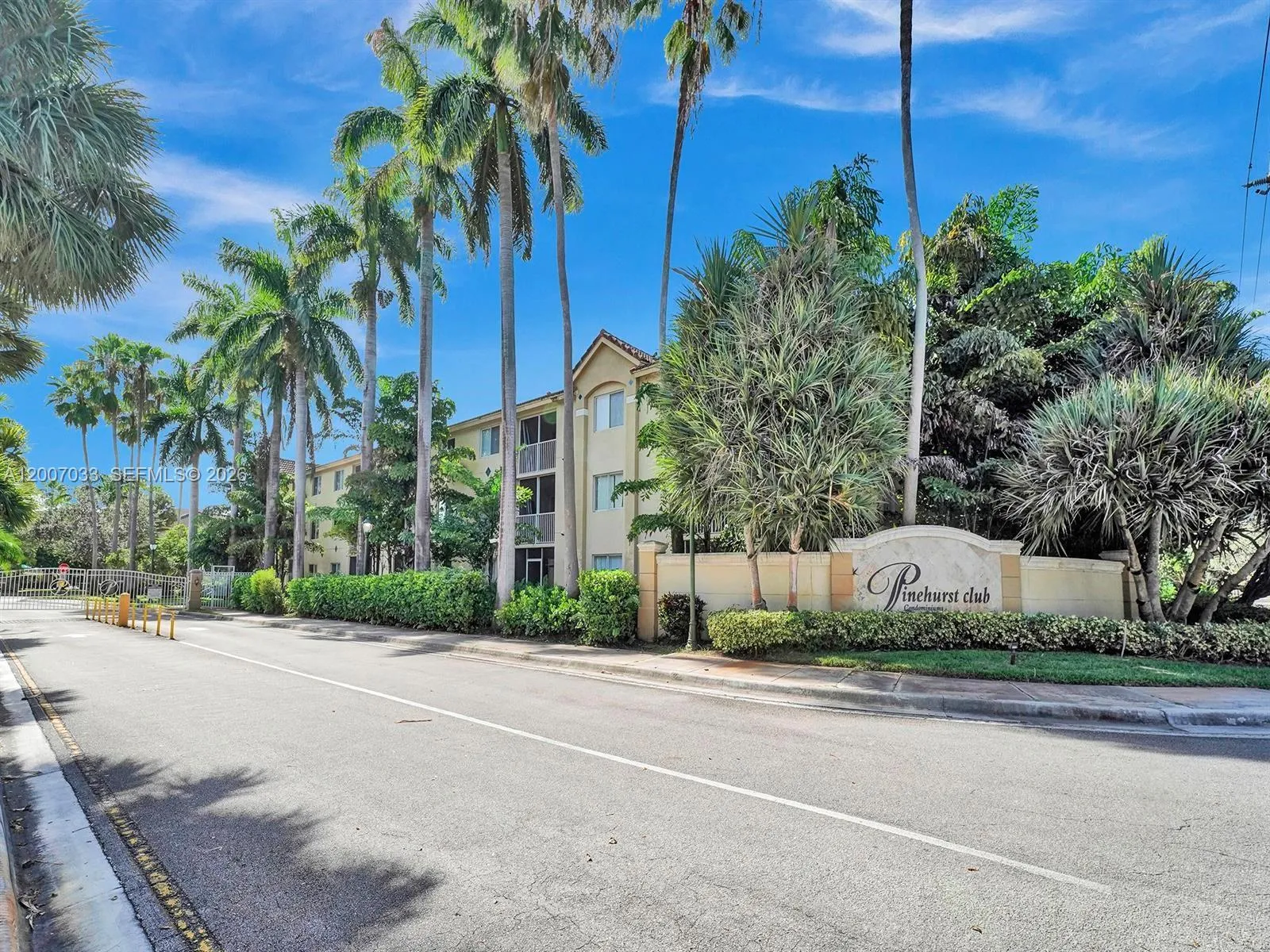 450 S Park Rd 5-307, Hollywood, Florida 33021, Hollywood, Florida 33021, 3 Bedrooms Bedrooms, ,2 BathroomsBathrooms,Residential Lease,For Rent,450 S Park Rd 5-307, Hollywood, Florida 33021,A12007033