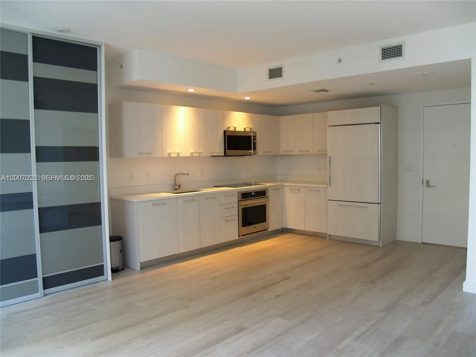 55 Sw 9th St 2502, Miami, Florida 33130, Miami, Florida 33130, 1 Bedroom Bedrooms, ,1 BathroomBathrooms,Residential Lease,For Rent,55 Sw 9th St 2502, Miami, Florida 33130,A12007028