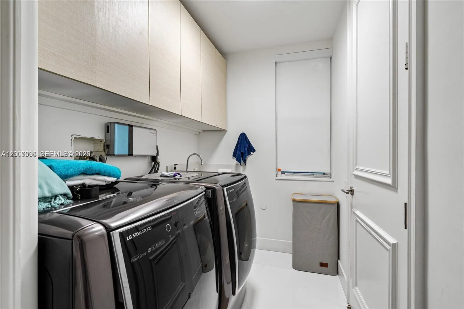 1260 Harbor Ct, Hollywood, Florida 33019, Hollywood, Florida 33019, 6 Bedrooms Bedrooms, ,6 BathroomsBathrooms,Residential,For Sale,1260 Harbor Ct, Hollywood, Florida 33019,A12007036