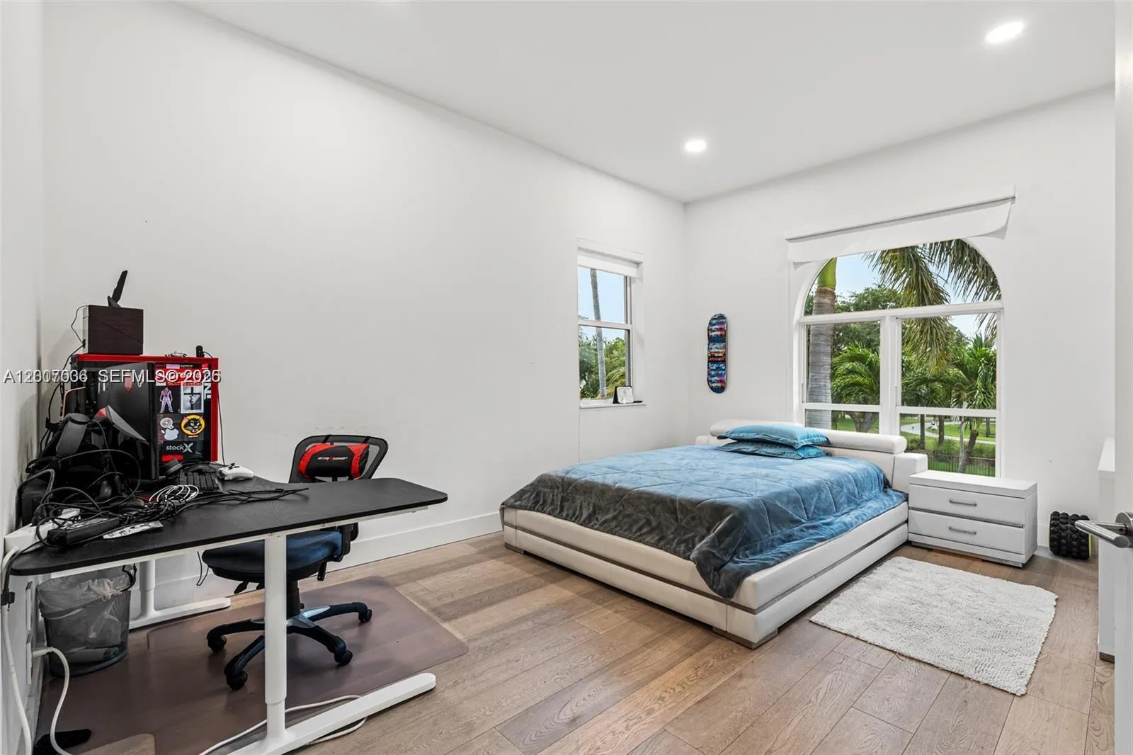 1260 Harbor Ct, Hollywood, Florida 33019, Hollywood, Florida 33019, 6 Bedrooms Bedrooms, ,6 BathroomsBathrooms,Residential,For Sale,1260 Harbor Ct, Hollywood, Florida 33019,A12007036