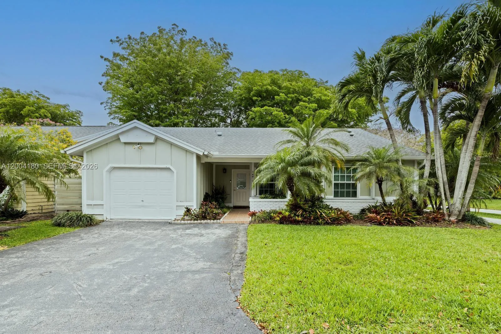 14812 Sw 140th Pl, Miami, Florida 33186, Miami, Florida 33186, 3 Bedrooms Bedrooms, ,2 BathroomsBathrooms,Residential,For Sale,14812 Sw 140th Pl, Miami, Florida 33186,A12004180
