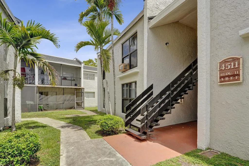 4511 Treehouse Ln B, Tamarac, Florida 33319, Tamarac, Florida 33319, 2 Bedrooms Bedrooms, ,1 BathroomBathrooms,Residential,For Sale,4511 Treehouse Ln B, Tamarac, Florida 33319,A11999494