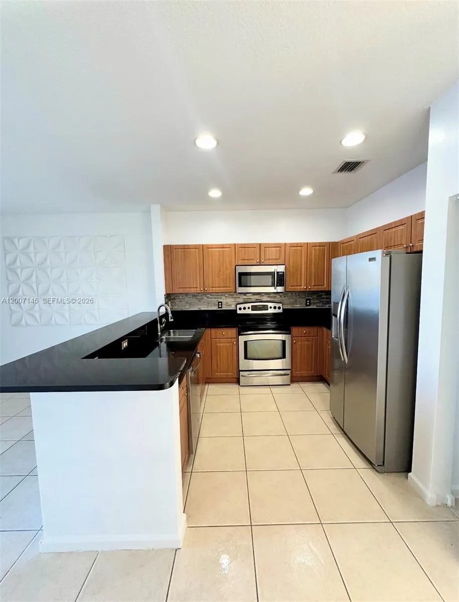 2641 Sw 83rd Ave 102, Miramar, Florida 33025, Miramar, Florida 33025, 3 Bedrooms Bedrooms, ,2 BathroomsBathrooms,Residential Lease,For Rent,2641 Sw 83rd Ave 102, Miramar, Florida 33025,A12007145