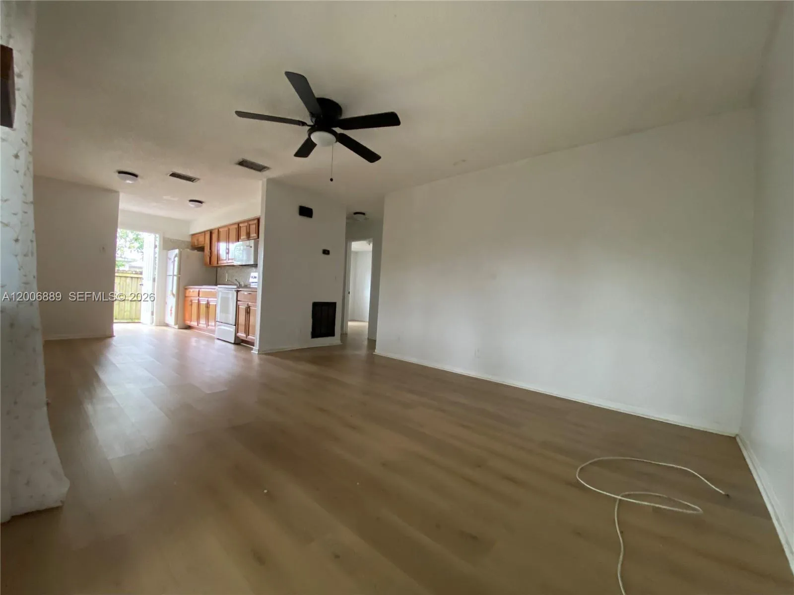 6132 Sw 39th St R, Miramar, Florida 33023, Miramar, Florida 33023, 2 Bedrooms Bedrooms, ,1 BathroomBathrooms,Residential Lease,For Rent,6132 Sw 39th St R, Miramar, Florida 33023,A12006889