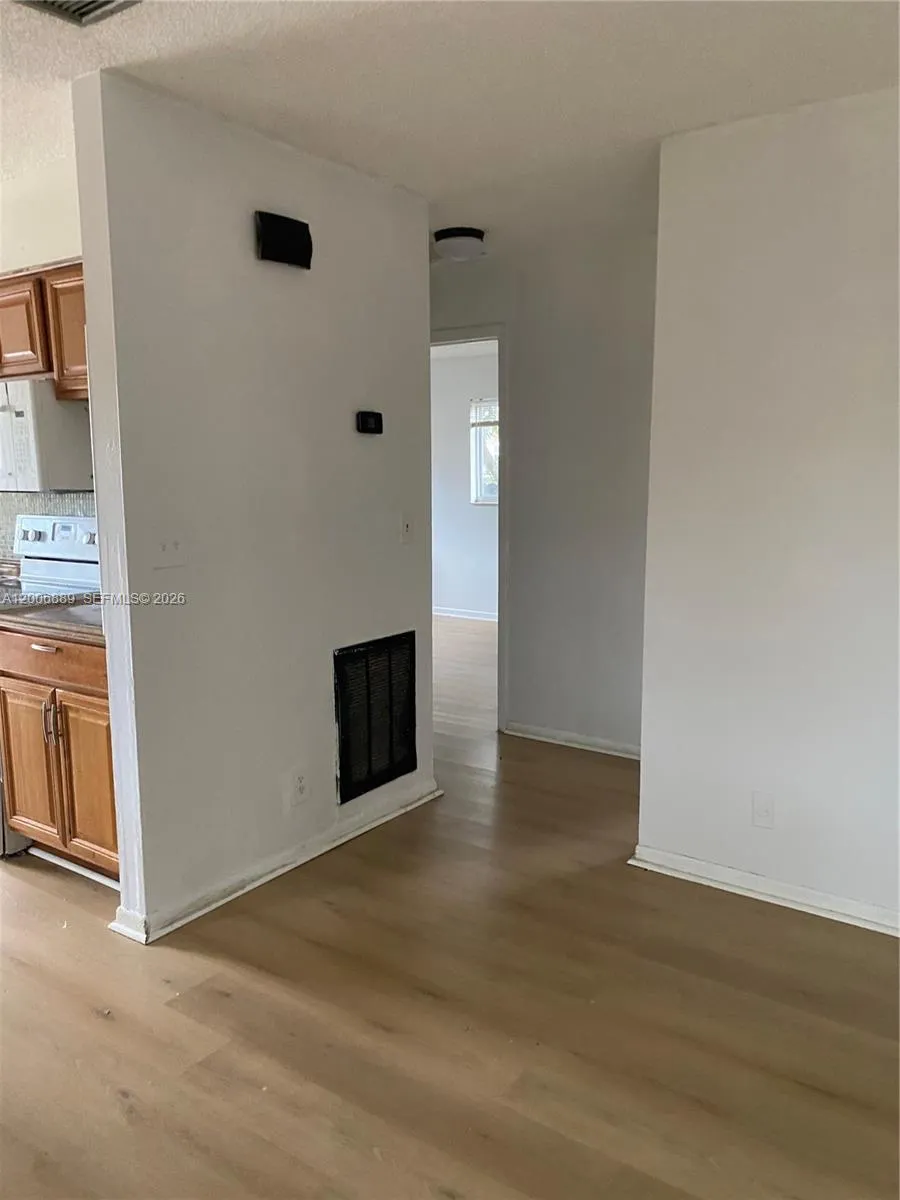 6132 Sw 39th St R, Miramar, Florida 33023, Miramar, Florida 33023, 2 Bedrooms Bedrooms, ,1 BathroomBathrooms,Residential Lease,For Rent,6132 Sw 39th St R, Miramar, Florida 33023,A12006889