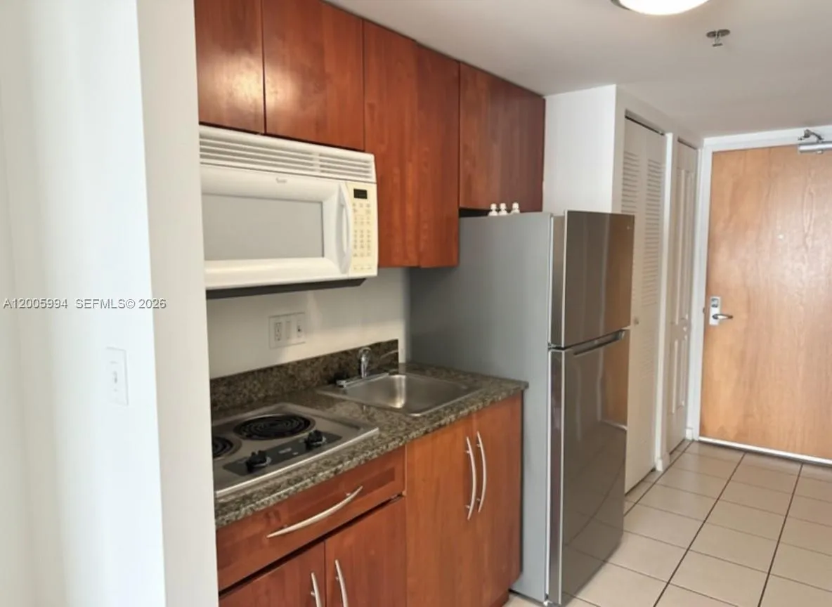 1200 Brickell Bay Dr 1910, Miami, Florida 33131, Miami, Florida 33131, ,1 BathroomBathrooms,Residential Lease,For Rent,1200 Brickell Bay Dr 1910, Miami, Florida 33131,A12005994