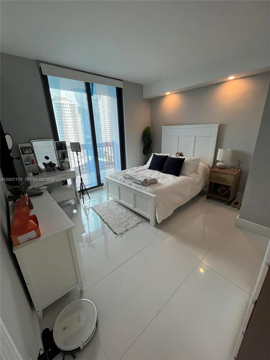 540 Brickell Key Dr 1809, Miami, Florida 33131, Miami, Florida 33131, 1 Bedroom Bedrooms, 1 Room Rooms,1 BathroomBathrooms,Residential,For Sale,540 Brickell Key Dr 1809, Miami, Florida 33131,A12007175