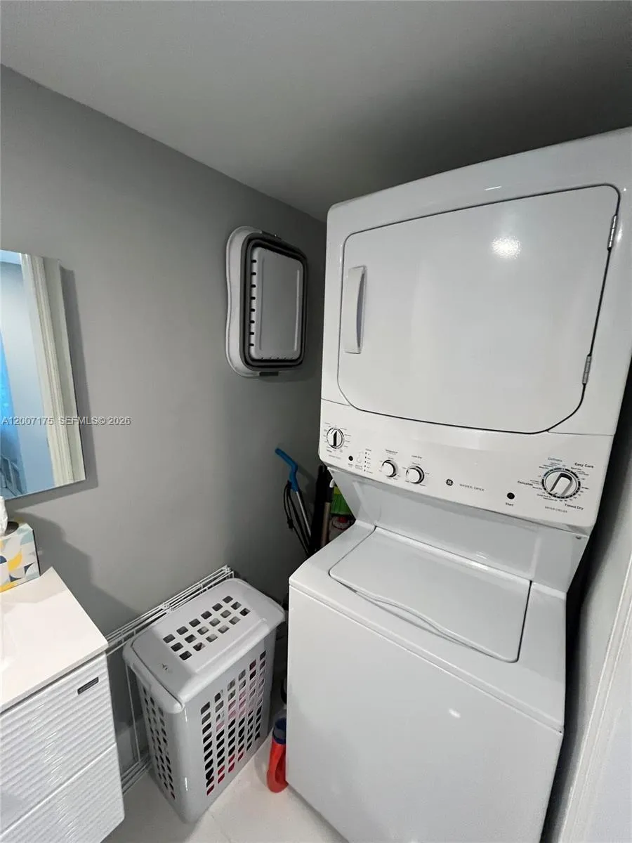 540 Brickell Key Dr 1809, Miami, Florida 33131, Miami, Florida 33131, 1 Bedroom Bedrooms, 1 Room Rooms,1 BathroomBathrooms,Residential,For Sale,540 Brickell Key Dr 1809, Miami, Florida 33131,A12007175