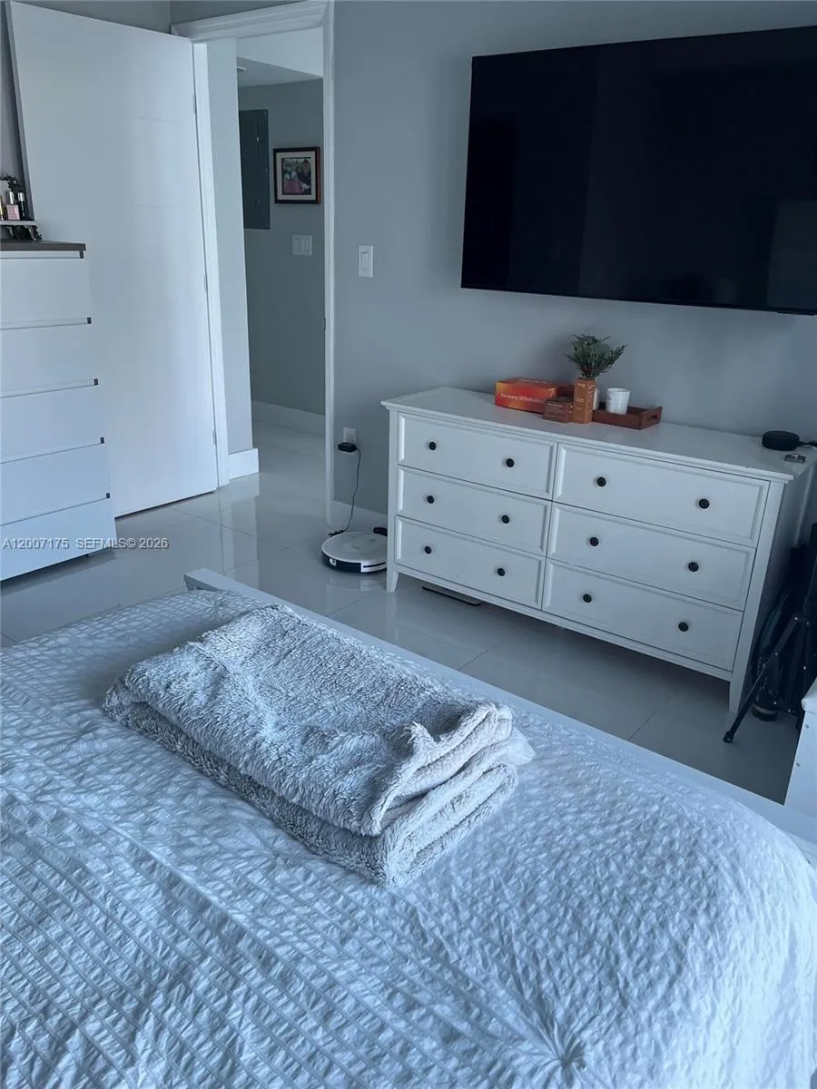 540 Brickell Key Dr 1809, Miami, Florida 33131, Miami, Florida 33131, 1 Bedroom Bedrooms, 1 Room Rooms,1 BathroomBathrooms,Residential,For Sale,540 Brickell Key Dr 1809, Miami, Florida 33131,A12007175