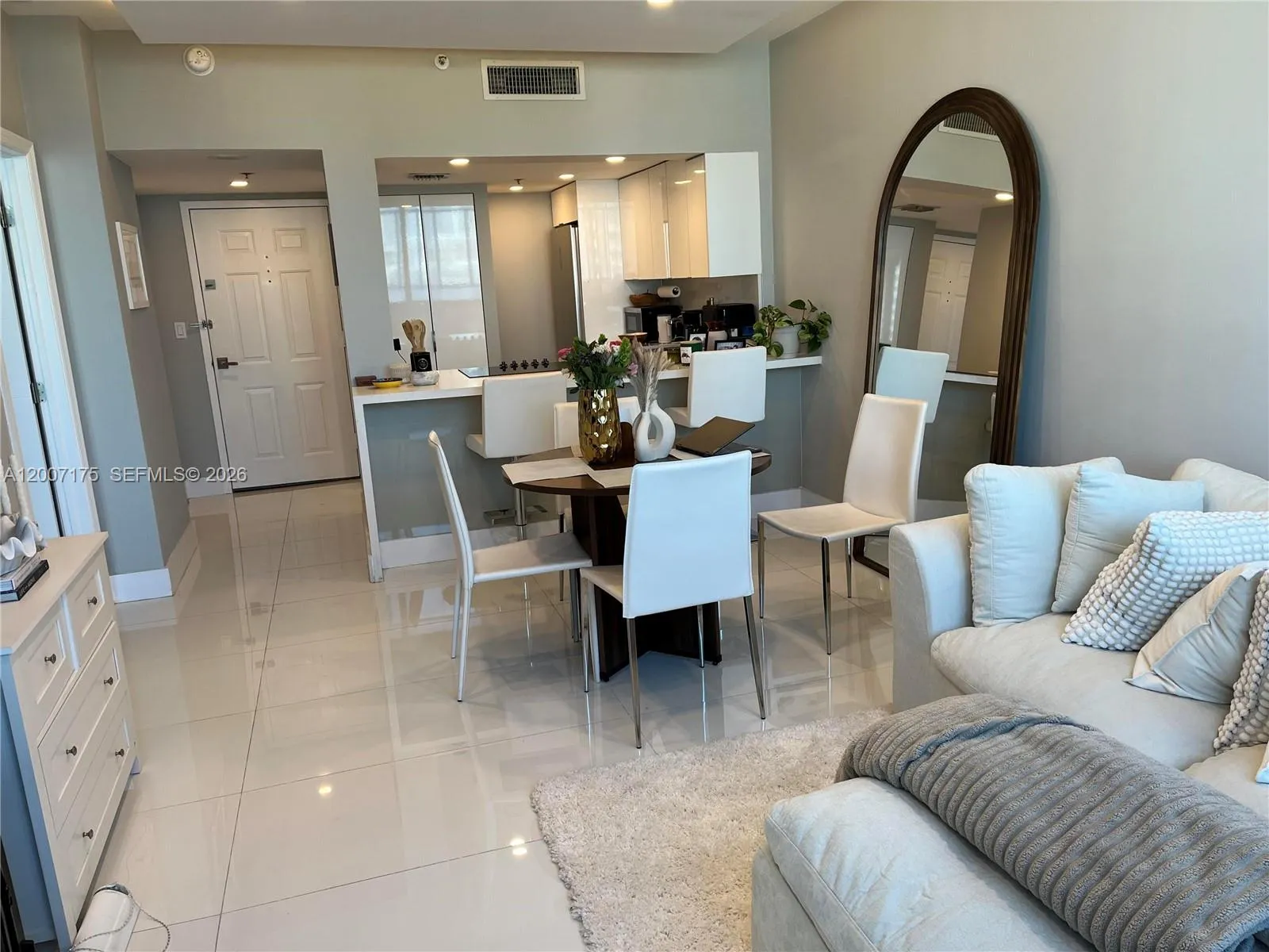 540 Brickell Key Dr 1809, Miami, Florida 33131, Miami, Florida 33131, 1 Bedroom Bedrooms, 1 Room Rooms,1 BathroomBathrooms,Residential,For Sale,540 Brickell Key Dr 1809, Miami, Florida 33131,A12007175