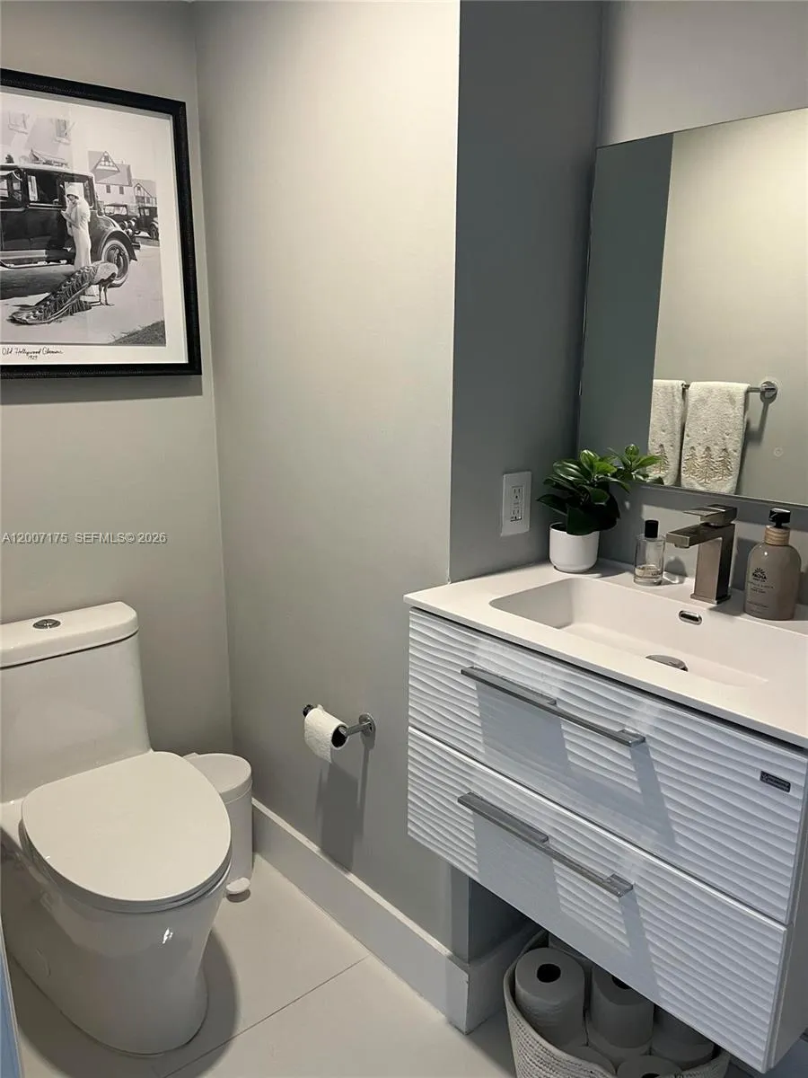540 Brickell Key Dr 1809, Miami, Florida 33131, Miami, Florida 33131, 1 Bedroom Bedrooms, 1 Room Rooms,1 BathroomBathrooms,Residential,For Sale,540 Brickell Key Dr 1809, Miami, Florida 33131,A12007175