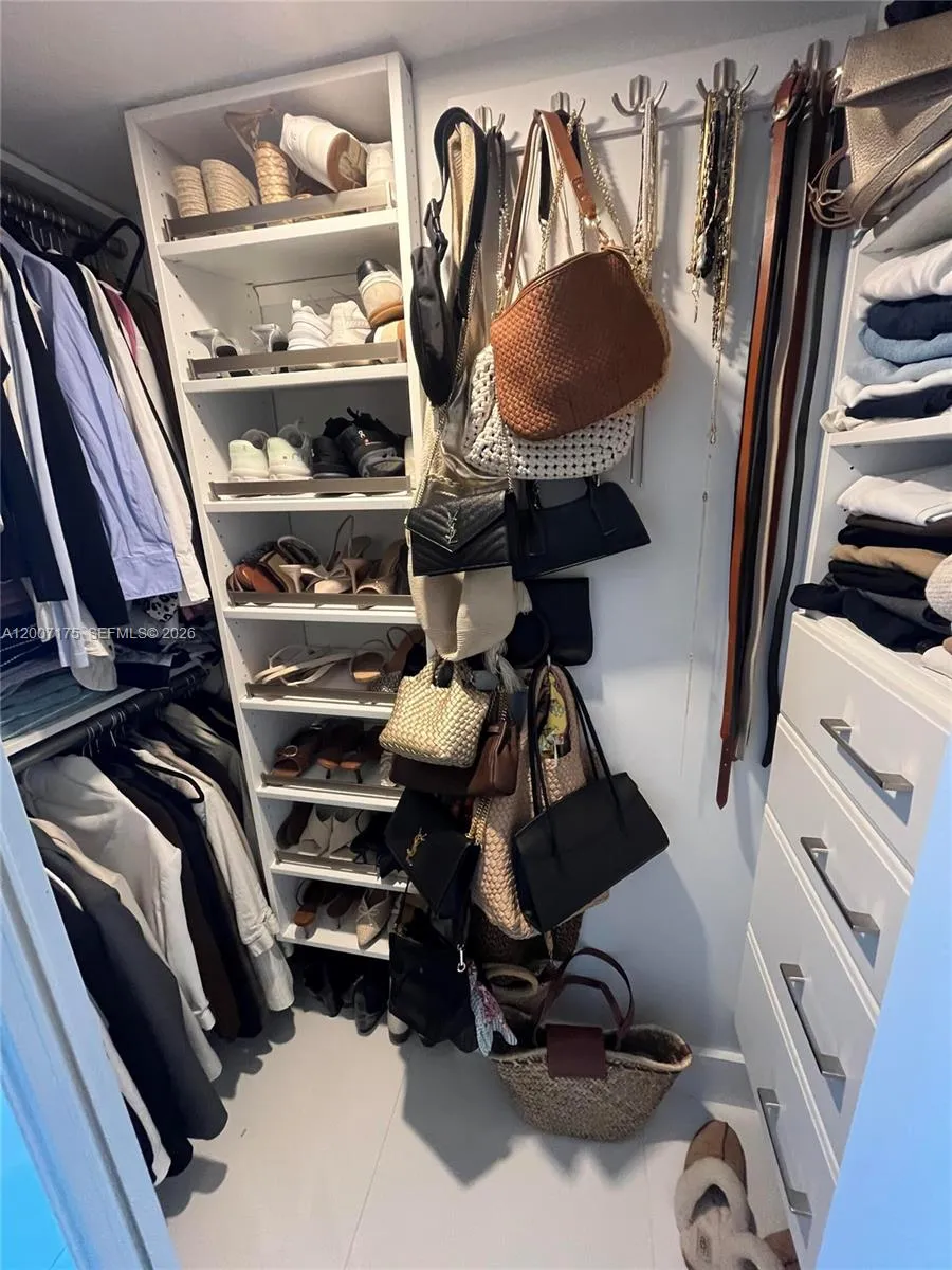 540 Brickell Key Dr 1809, Miami, Florida 33131, Miami, Florida 33131, 1 Bedroom Bedrooms, 1 Room Rooms,1 BathroomBathrooms,Residential,For Sale,540 Brickell Key Dr 1809, Miami, Florida 33131,A12007175