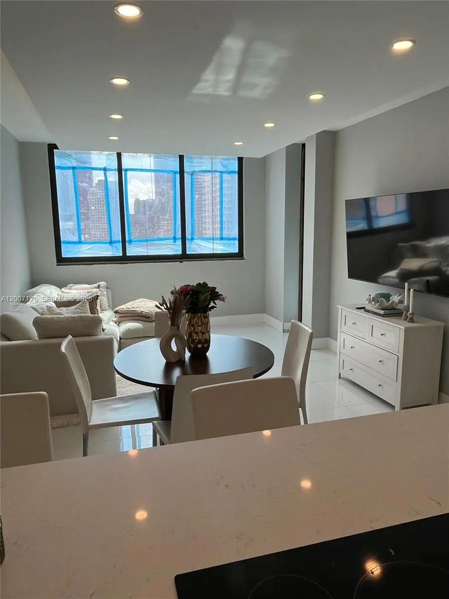 540 Brickell Key Dr 1809, Miami, Florida 33131, Miami, Florida 33131, 1 Bedroom Bedrooms, 1 Room Rooms,1 BathroomBathrooms,Residential,For Sale,540 Brickell Key Dr 1809, Miami, Florida 33131,A12007175