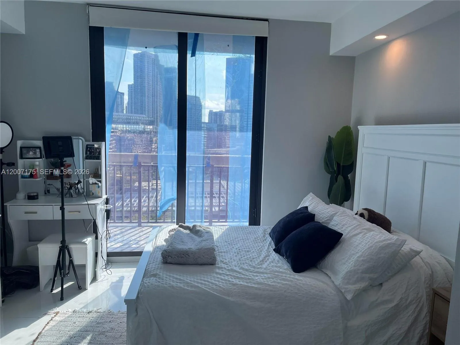 540 Brickell Key Dr 1809, Miami, Florida 33131, Miami, Florida 33131, 1 Bedroom Bedrooms, 1 Room Rooms,1 BathroomBathrooms,Residential,For Sale,540 Brickell Key Dr 1809, Miami, Florida 33131,A12007175