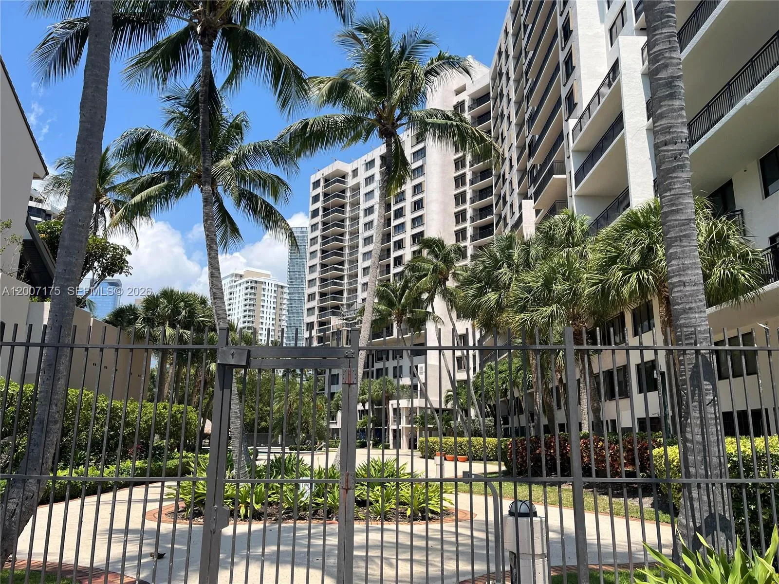 540 Brickell Key Dr 1809, Miami, Florida 33131, Miami, Florida 33131, 1 Bedroom Bedrooms, 1 Room Rooms,1 BathroomBathrooms,Residential,For Sale,540 Brickell Key Dr 1809, Miami, Florida 33131,A12007175