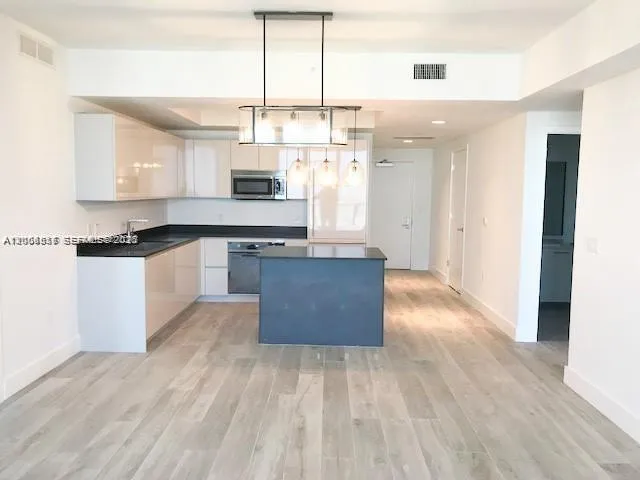 1010 Brickell Ave 4609, Miami, Florida 33131, Miami, Florida 33131, 2 Bedrooms Bedrooms, ,2 BathroomsBathrooms,Residential,For Sale,1010 Brickell Ave 4609, Miami, Florida 33131,A12006517