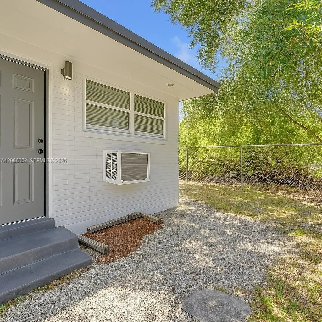 105 Nw 14th Way 0, Dania Beach, Florida 33004, Dania Beach, Florida 33004, 2 Bedrooms Bedrooms, ,1 BathroomBathrooms,Residential Lease,For Rent,105 Nw 14th Way 0, Dania Beach, Florida 33004,A12006652