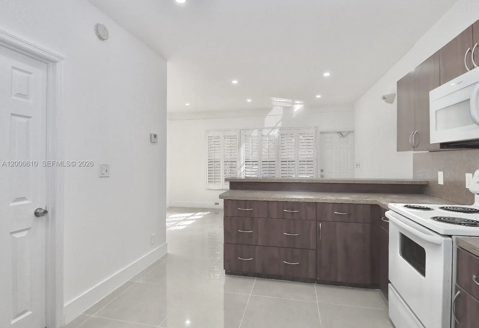 2806 Taylor St 0, Hollywood, Florida 33020, Hollywood, Florida 33020, ,1 BathroomBathrooms,Residential Lease,For Rent,2806 Taylor St 0, Hollywood, Florida 33020,A12006610