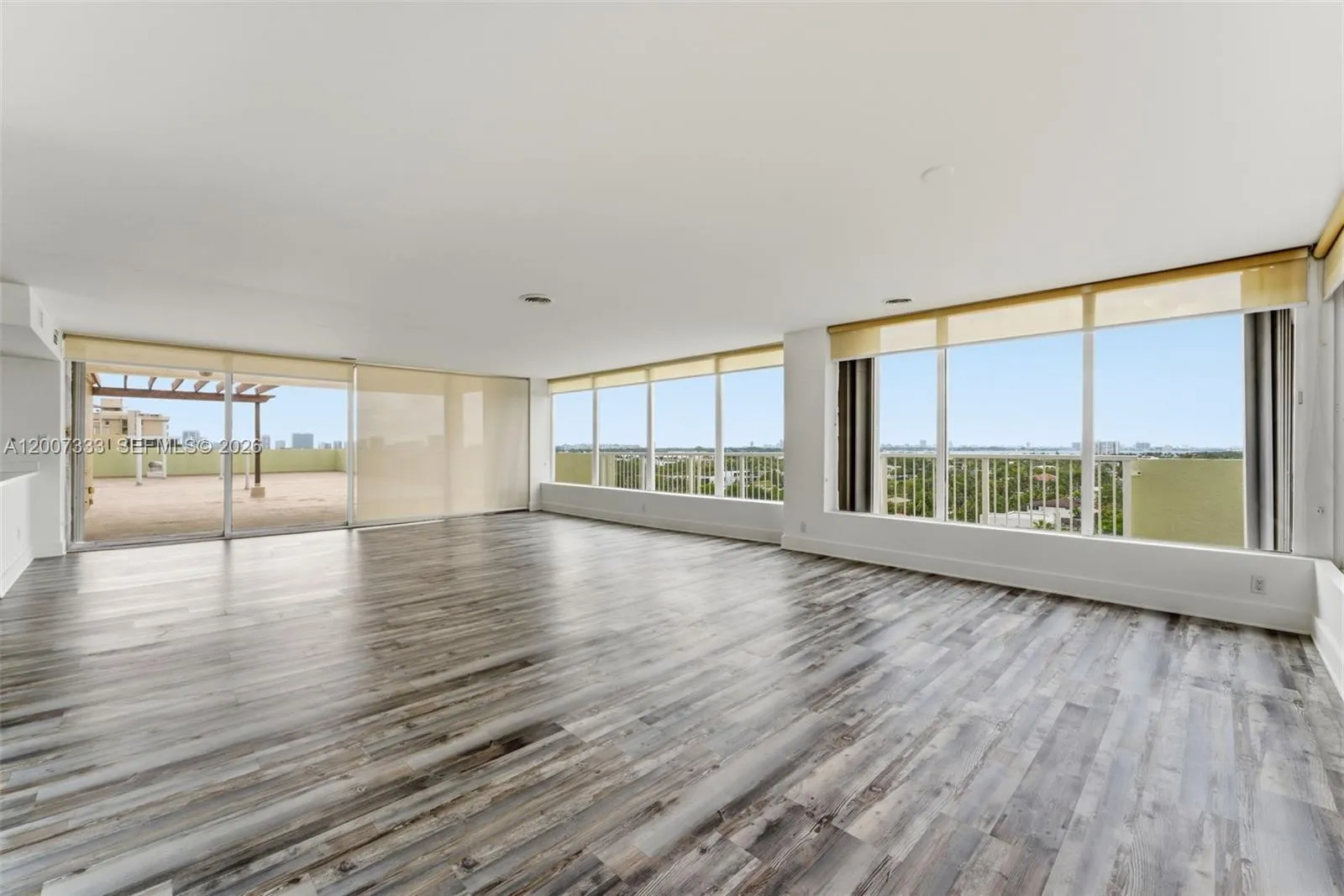 2000 Ne 135th St Ph, North Miami, Florida 33181, North Miami, Florida 33181, 3 Bedrooms Bedrooms, ,2 BathroomsBathrooms,Residential,For Sale,2000 Ne 135th St Ph, North Miami, Florida 33181,A12007333