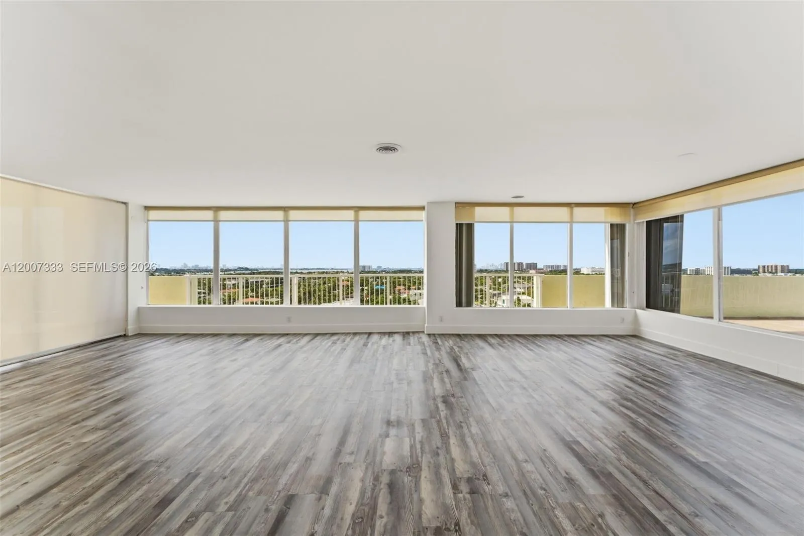 2000 Ne 135th St Ph, North Miami, Florida 33181, North Miami, Florida 33181, 3 Bedrooms Bedrooms, ,2 BathroomsBathrooms,Residential,For Sale,2000 Ne 135th St Ph, North Miami, Florida 33181,A12007333