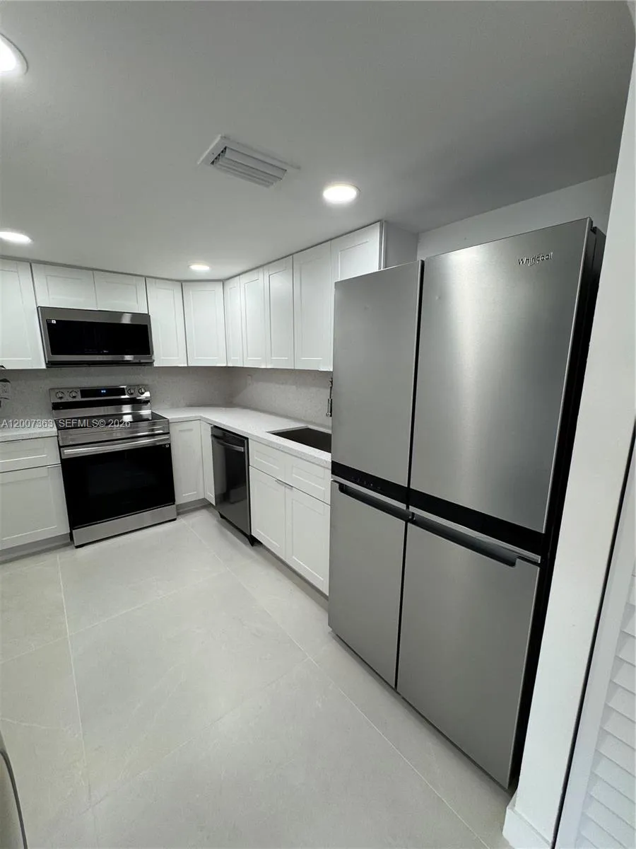 8261 Nw 8th St 130, Miami, Florida 33126, Miami, Florida 33126, 2 Bedrooms Bedrooms, ,2 BathroomsBathrooms,Residential Lease,For Rent,8261 Nw 8th St 130, Miami, Florida 33126,A12007363