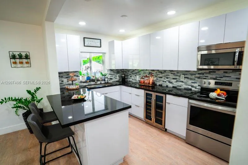 5290 Palm Ave, Hialeah, Florida 33012, Hialeah, Florida 33012, 3 Bedrooms Bedrooms, ,2 BathroomsBathrooms,Residential,For Sale,5290 Palm Ave, Hialeah, Florida 33012,A12007406