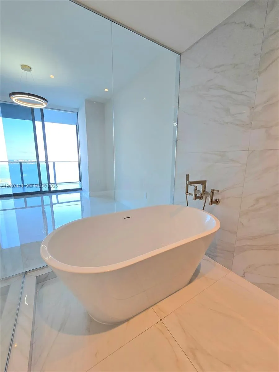 700 Ne 24 St 3104, Miami, Florida 33137, Miami, Florida 33137, 1 Bedroom Bedrooms, ,2 BathroomsBathrooms,Residential Lease,For Rent,700 Ne 24 St 3104, Miami, Florida 33137,A12007414