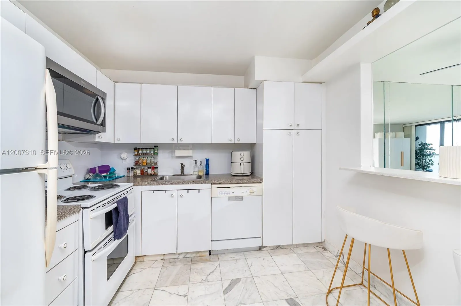 2301 S Ocean Dr 1102, Hollywood, Florida 33019, Hollywood, Florida 33019, 1 Bedroom Bedrooms, ,1 BathroomBathrooms,Residential,For Sale,2301 S Ocean Dr 1102, Hollywood, Florida 33019,A12007310