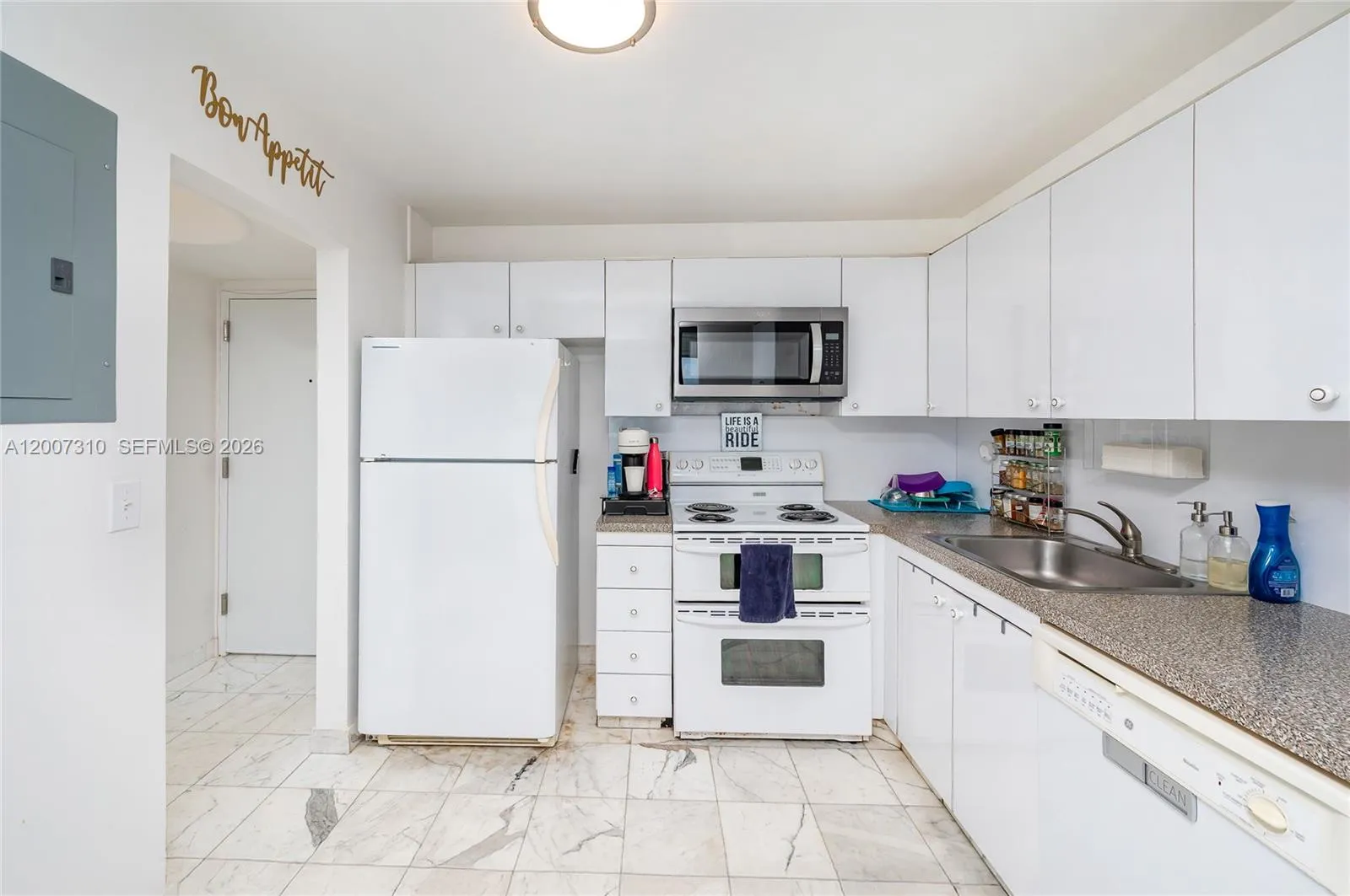 2301 S Ocean Dr 1102, Hollywood, Florida 33019, Hollywood, Florida 33019, 1 Bedroom Bedrooms, ,1 BathroomBathrooms,Residential,For Sale,2301 S Ocean Dr 1102, Hollywood, Florida 33019,A12007310