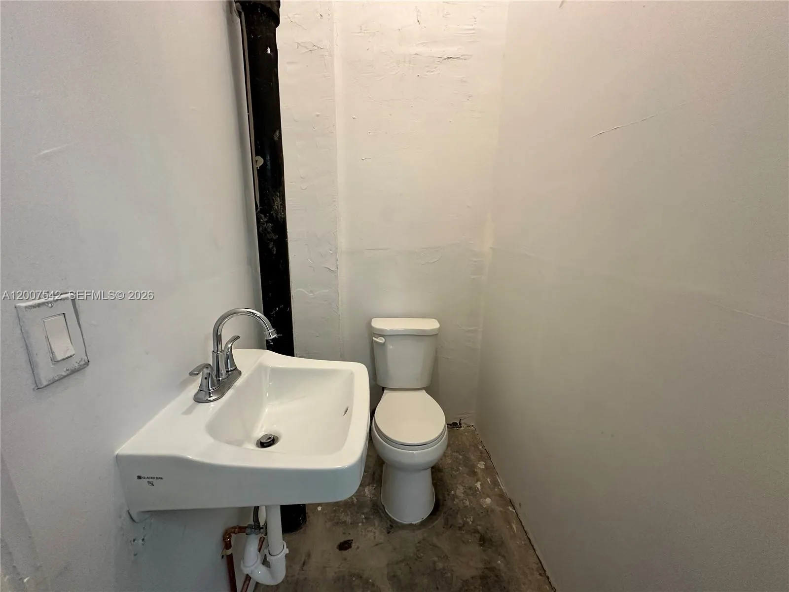 1410 N Dixie Hwy 2, Hollywood, Florida 33020, Hollywood, Florida 33020, ,Commercial Lease,For Rent,1410 N Dixie Hwy 2, Hollywood, Florida 33020,A12007542