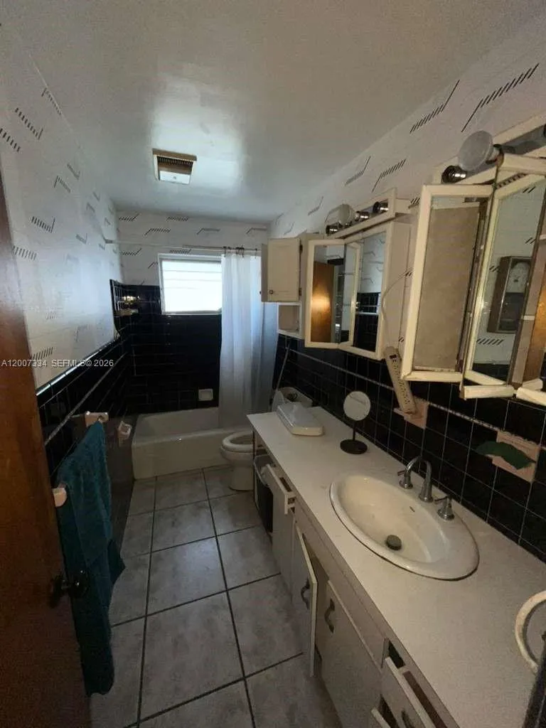 6841 Sw 16th Ct, Pembroke Pines, Florida 33023, Pembroke Pines, Florida 33023, 4 Bedrooms Bedrooms, ,3 BathroomsBathrooms,Residential,For Sale,6841 Sw 16th Ct, Pembroke Pines, Florida 33023,A12007334